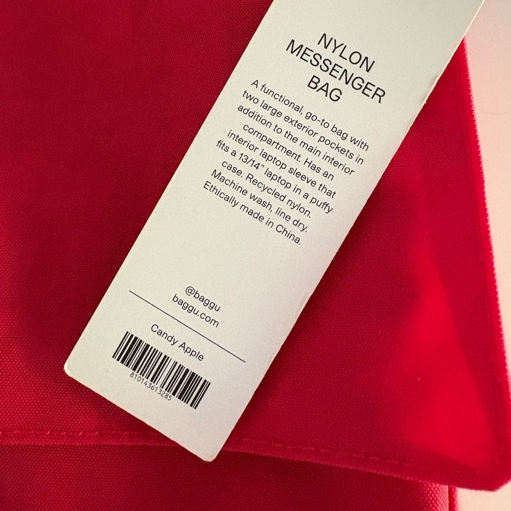 NWT BAGGU Nylon Messenger Bag - Picture 4 of 13